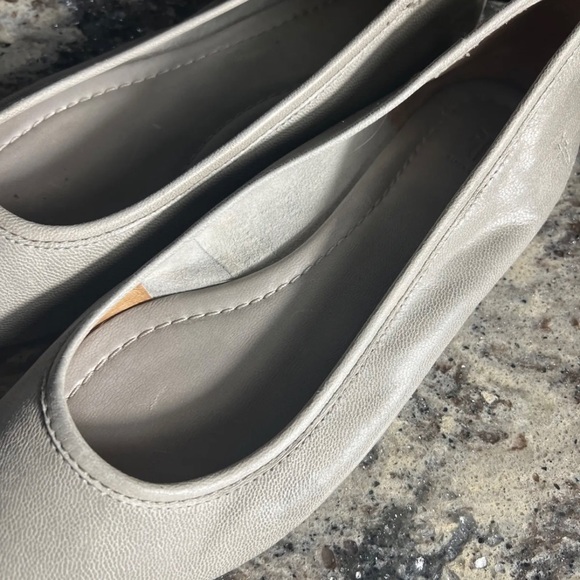 Frye Regina Ballet Flats Ash Gray Tan Women's Size 8.5 EUC leather - Picture 7 of 11